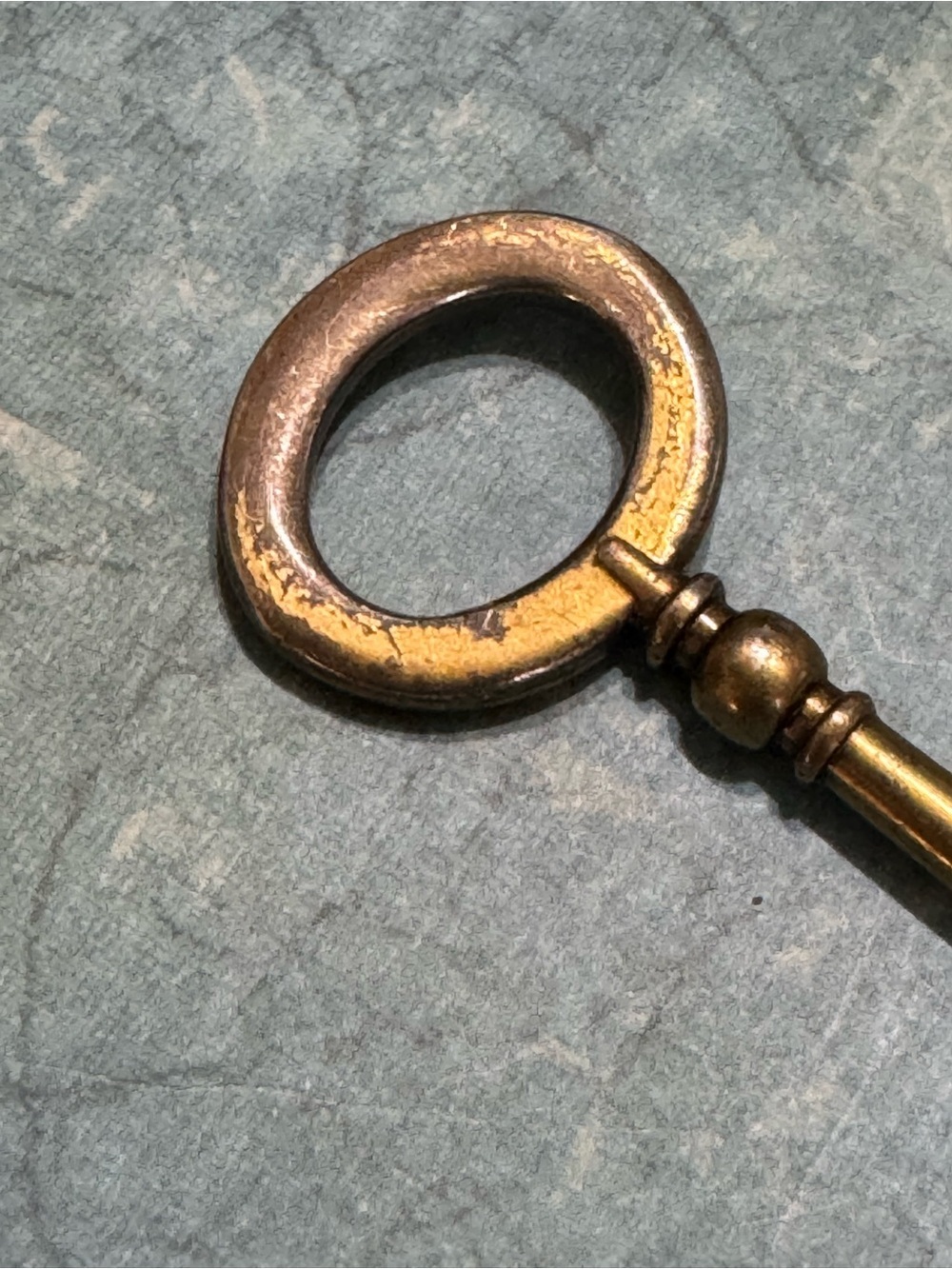 FOSSIL BRASS KEY - Picture 2 of 8